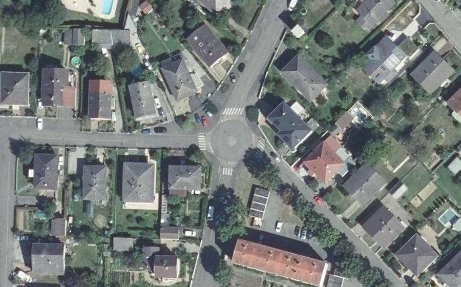 Vue aérienne du Mini-giratoire n°682205556