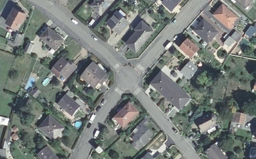 Vue aérienne du Mini-giratoire n°682205587