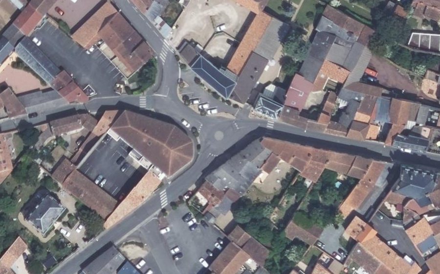 Vue aérienne du Mini-giratoire n°682326545