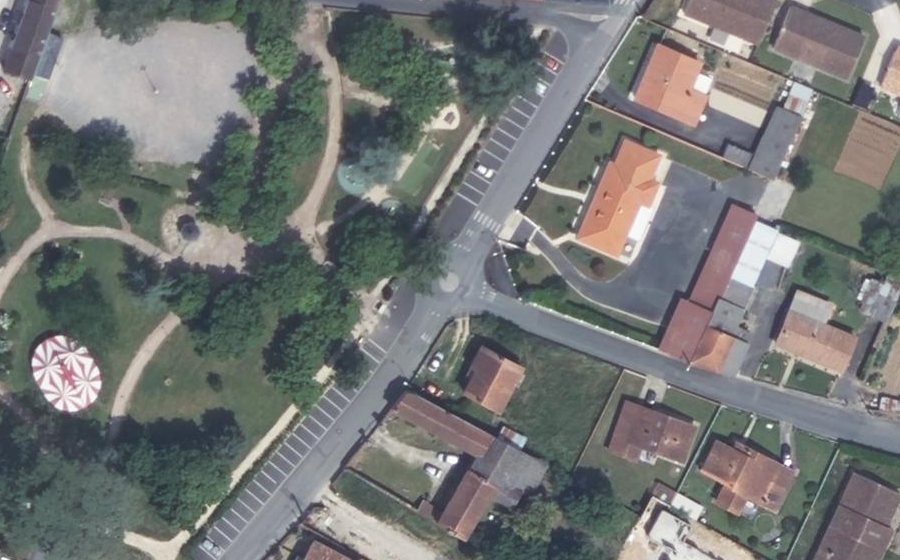 Vue aérienne du Mini-giratoire n°682346256