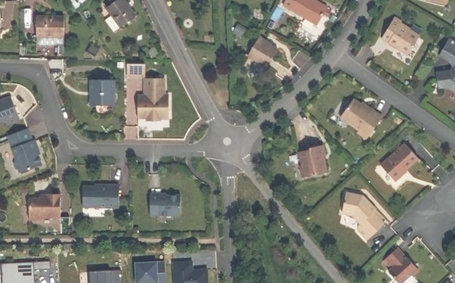 Vue aérienne du Mini-giratoire n°682367998