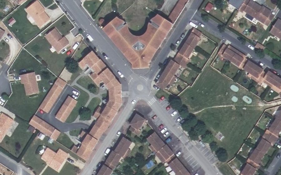 Vue aérienne du Mini-giratoire n°683116923