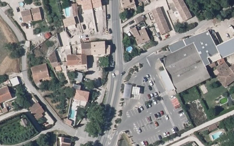 Vue aérienne du Mini-giratoire n°683826375