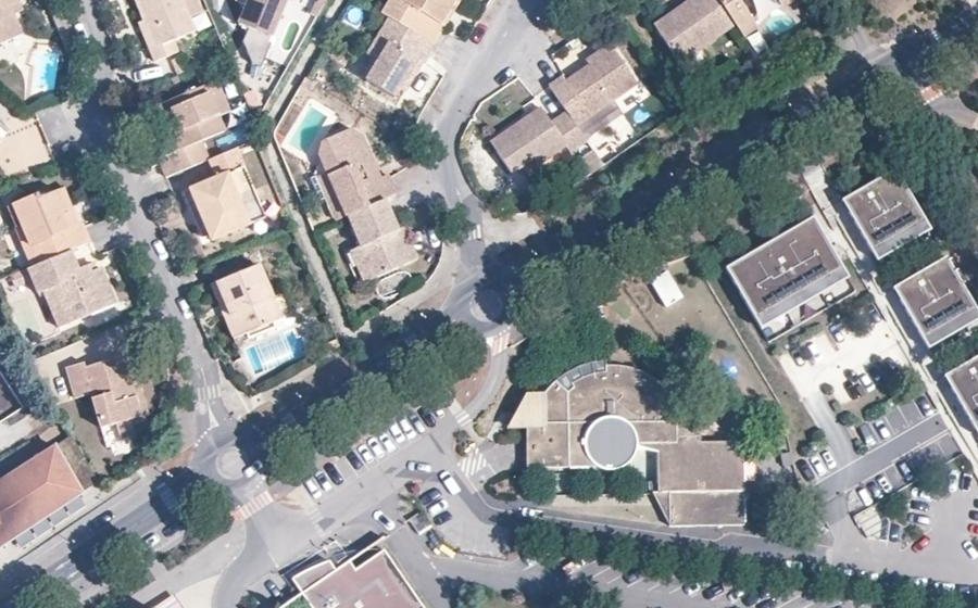 Vue aérienne du Mini-giratoire n°684354447