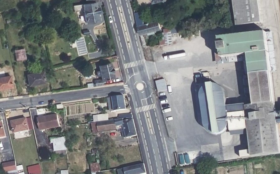 Vue aérienne du Mini-giratoire n°685715796