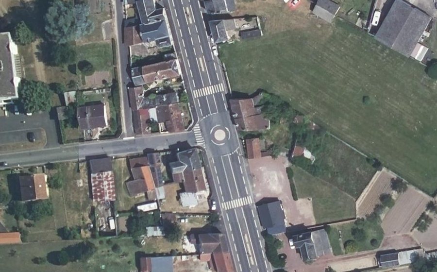 Vue aérienne du Mini-giratoire n°685715925