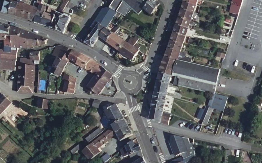 Vue aérienne du Mini-giratoire n°685915363