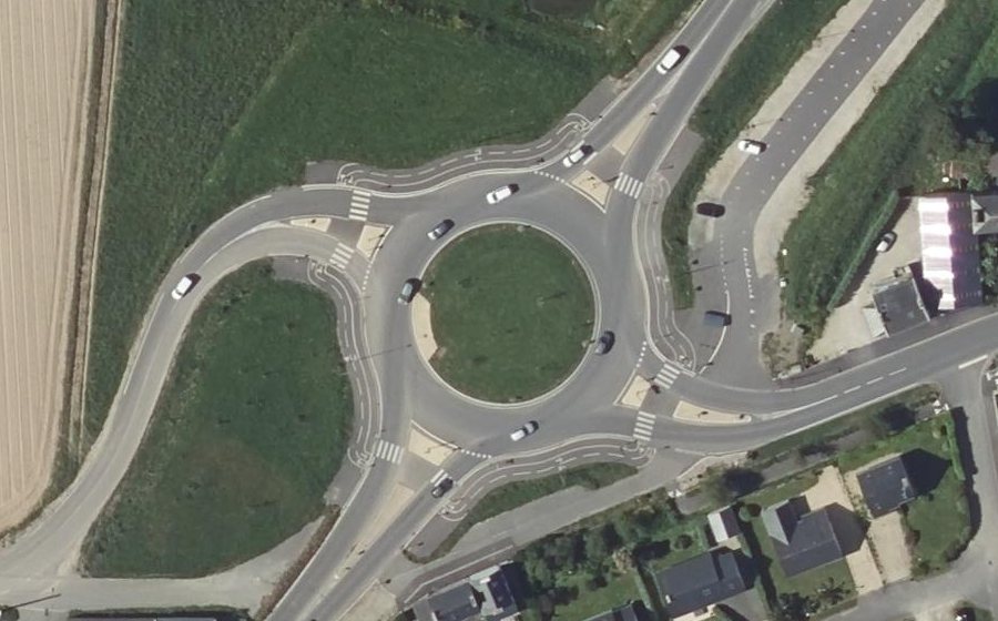 Vue aérienne du Rond-point anonyme n°1006897027