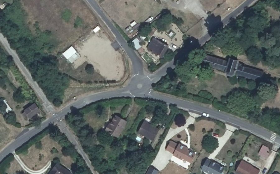 Vue aérienne du Mini-giratoire n°690979952