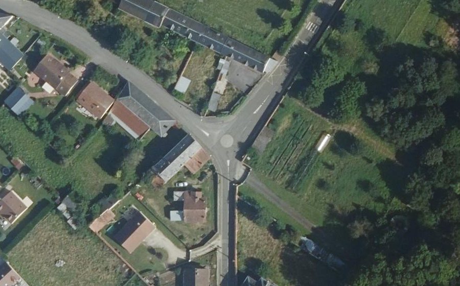 Vue aérienne du Mini-giratoire n°691189099
