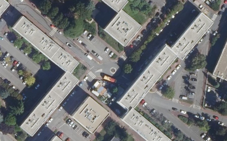 Vue aérienne du Mini-giratoire n°692194740