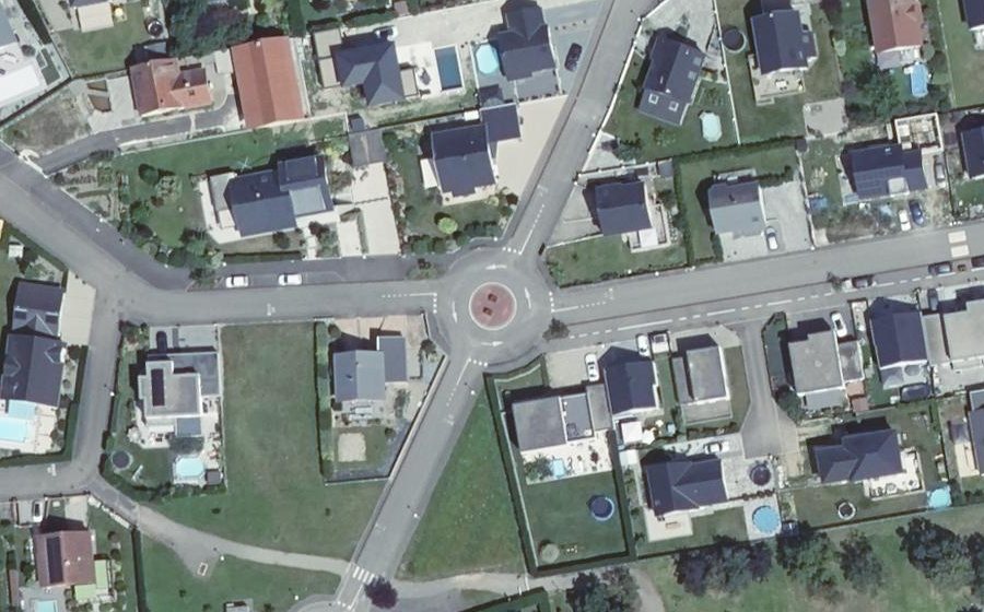 Vue aérienne du Mini-giratoire n°692838698