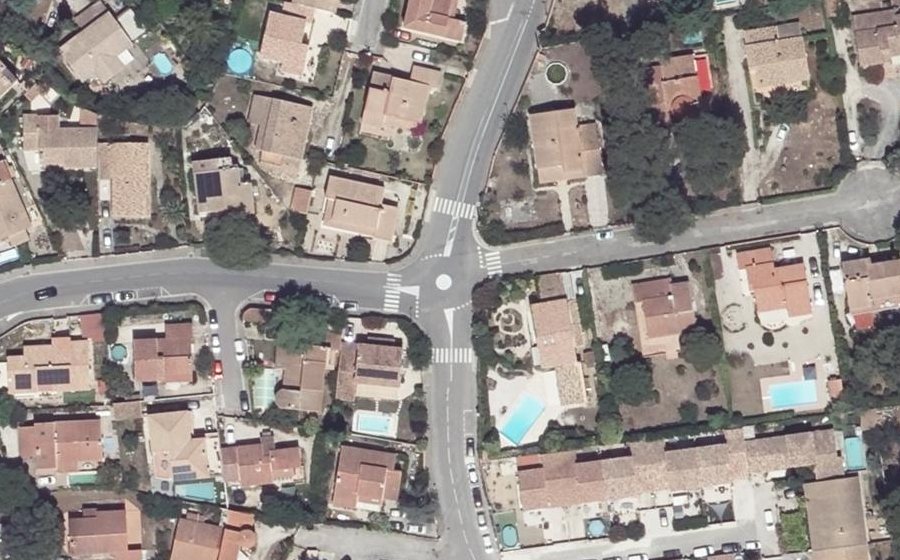 Vue aérienne du Mini-giratoire n°693271712