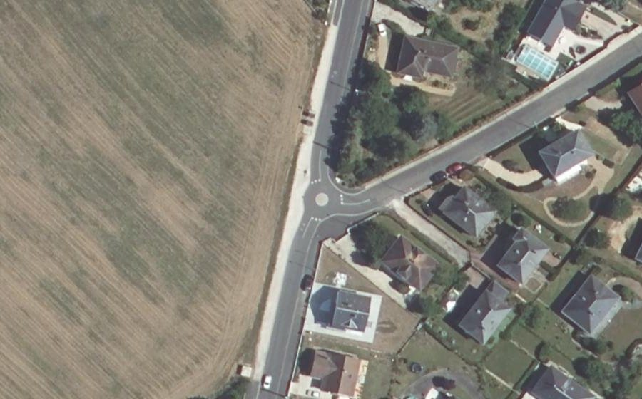 Vue aérienne du Mini-giratoire n°695870708