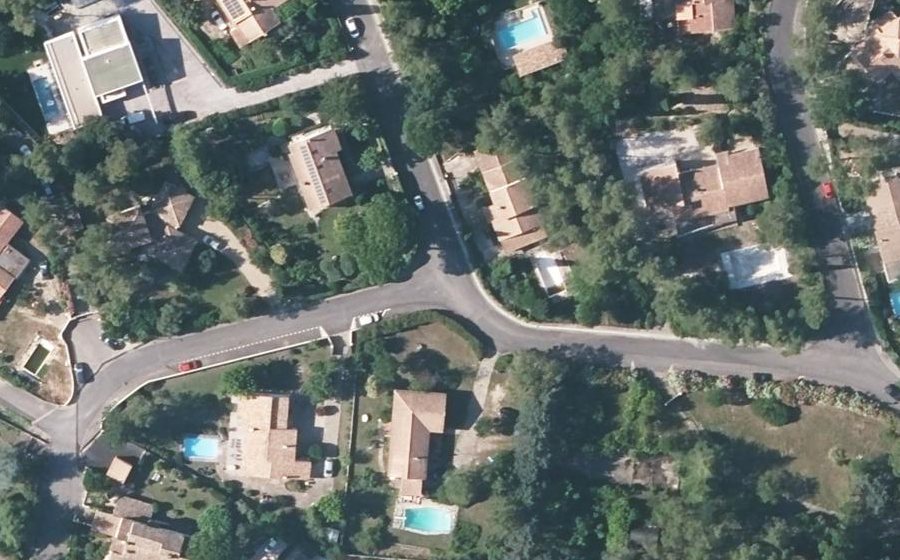 Vue aérienne du Mini-giratoire n°696742909