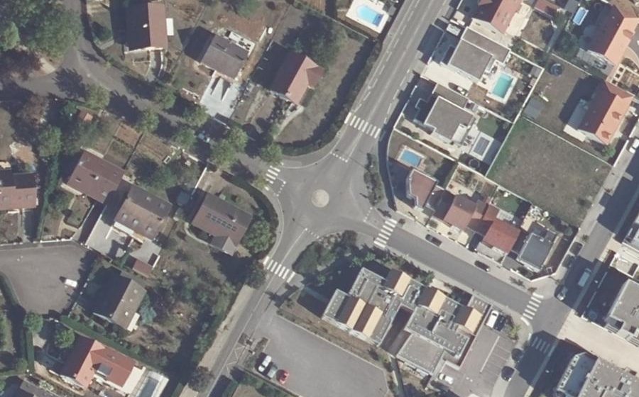 Vue aérienne du Mini-giratoire n°698069479
