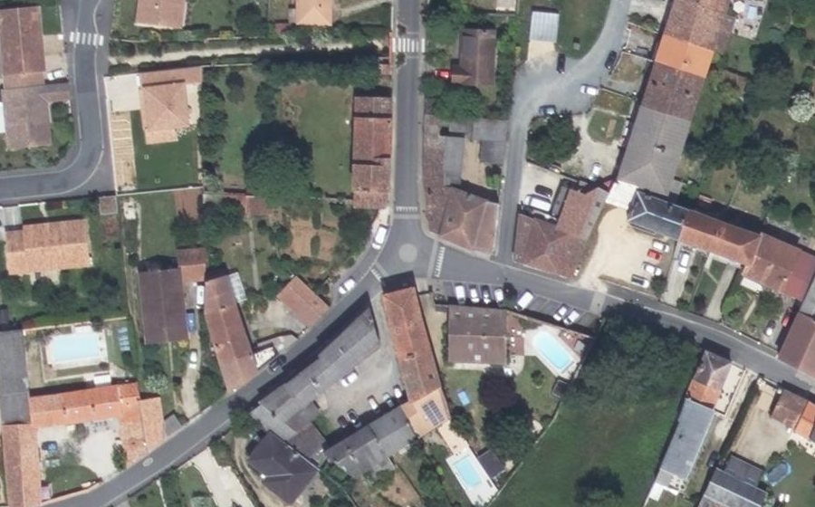 Vue aérienne du Mini-giratoire n°698361118