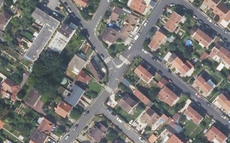 Vue aérienne du Mini-giratoire n°698459828