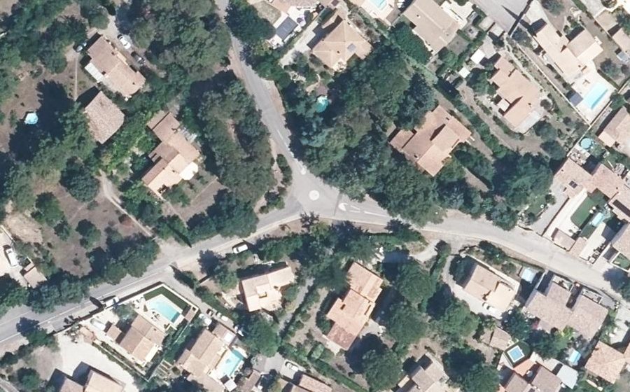 Vue aérienne du Mini-giratoire n°698771340