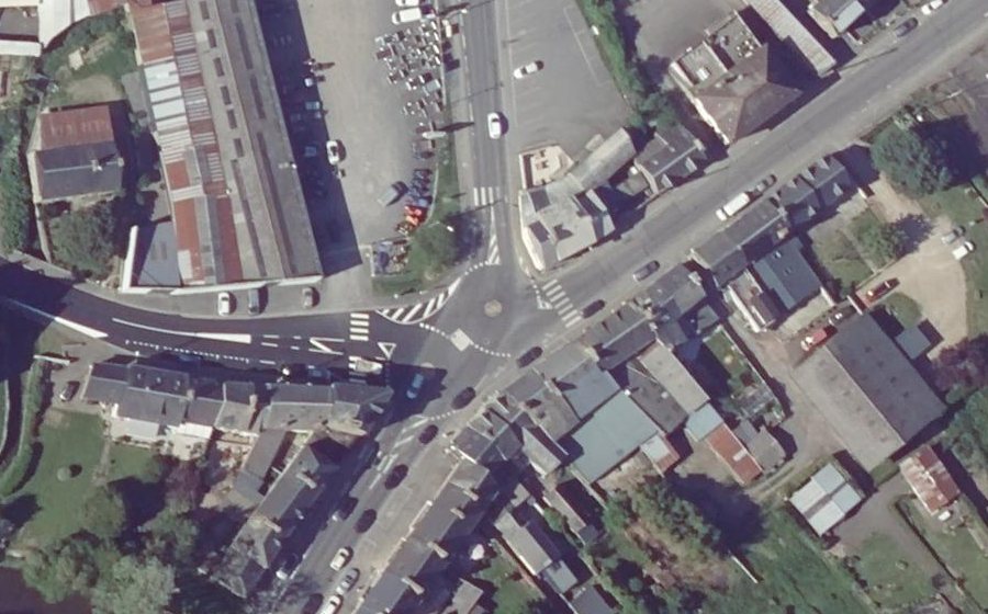 Vue aérienne du Mini-giratoire n°699094124