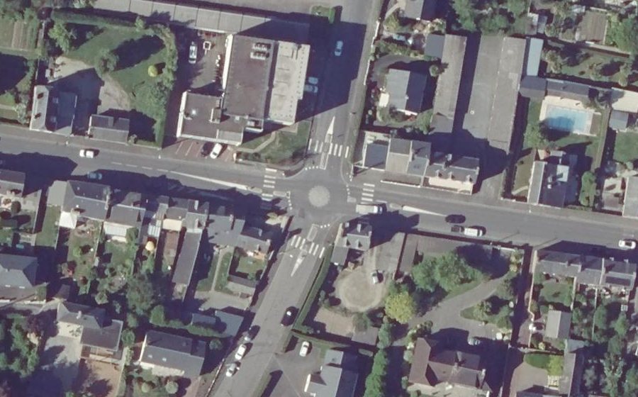 Vue aérienne du Mini-giratoire n°699121179
