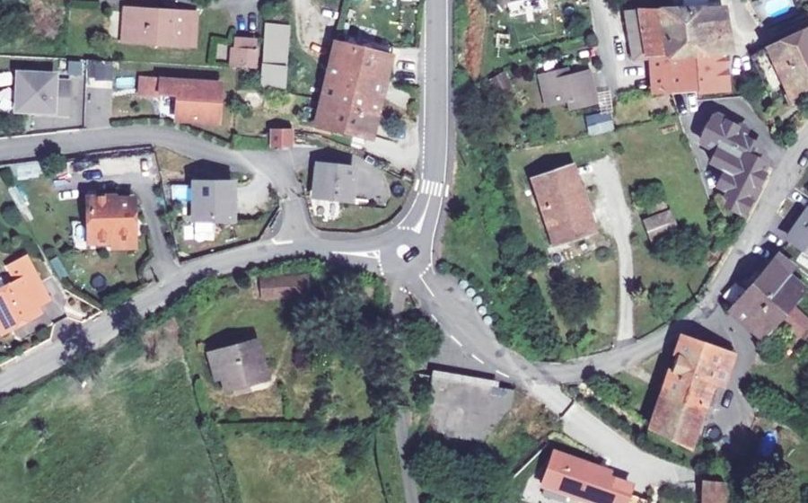 Vue aérienne du Mini-giratoire n°700947204