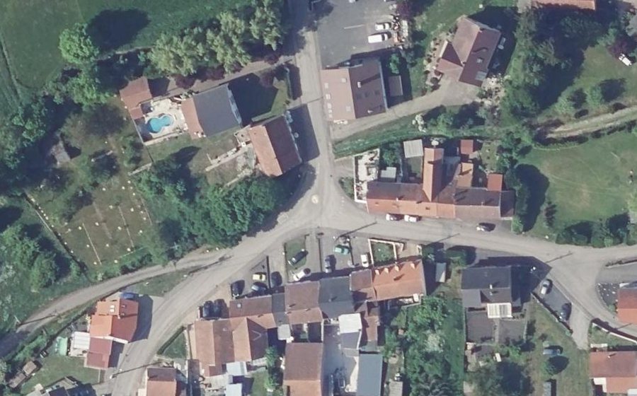 Vue aérienne du Mini-giratoire n°701177449