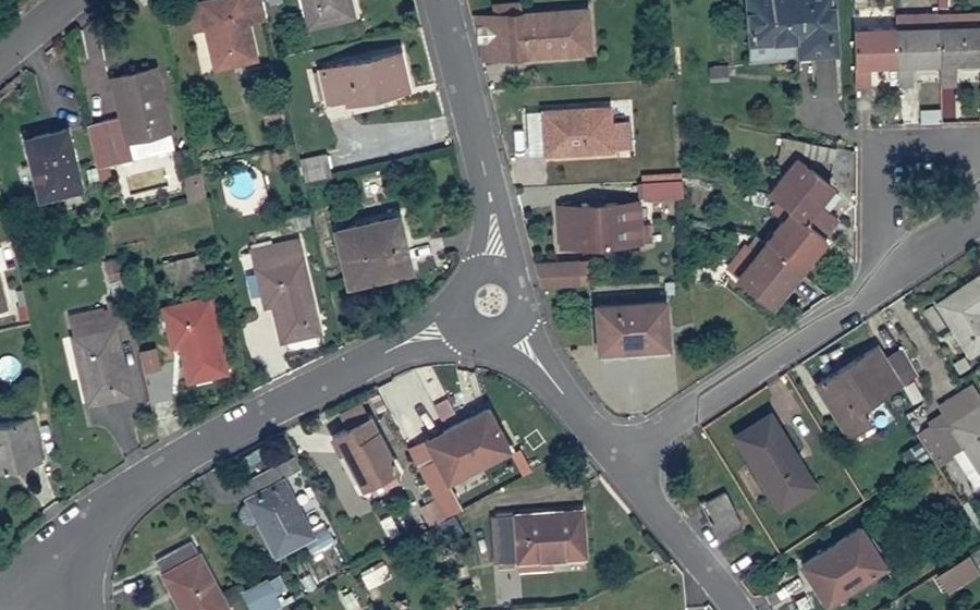Vue aérienne du Mini-giratoire n°702788391