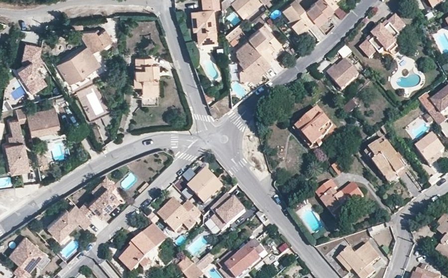 Vue aérienne du Mini-giratoire n°703076481