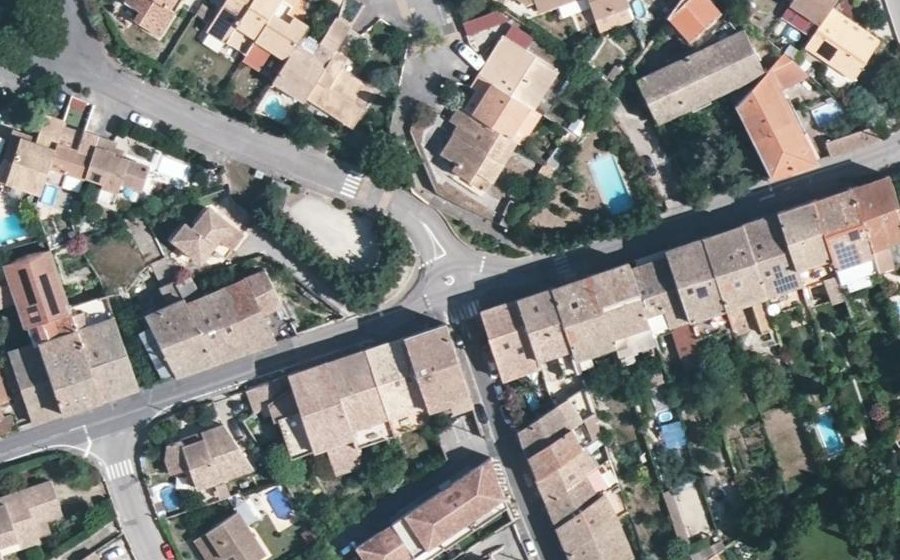 Vue aérienne du Mini-giratoire n°703076585