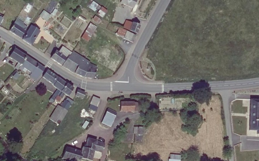 Vue aérienne du Mini-giratoire n°703354348
