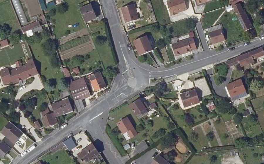 Vue aérienne du Mini-giratoire n°704575442