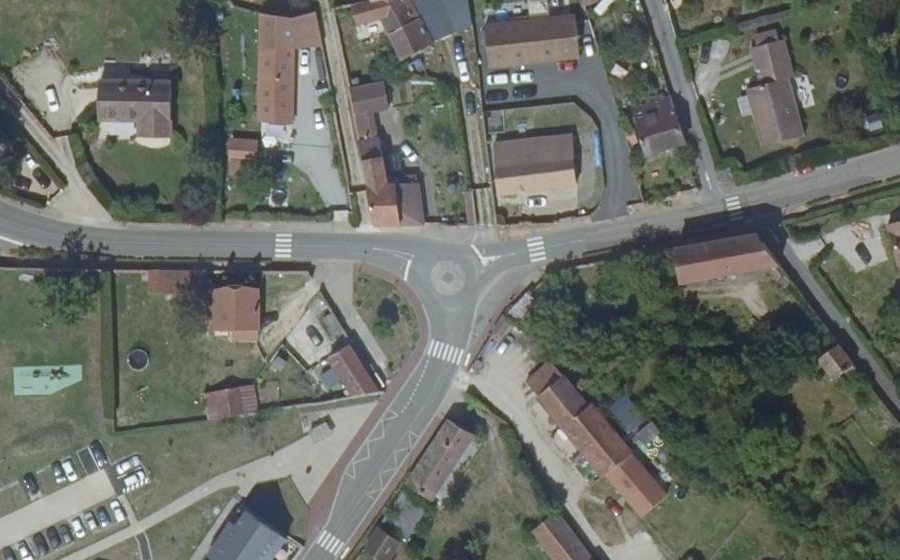 Vue aérienne du Mini-giratoire n°704740192