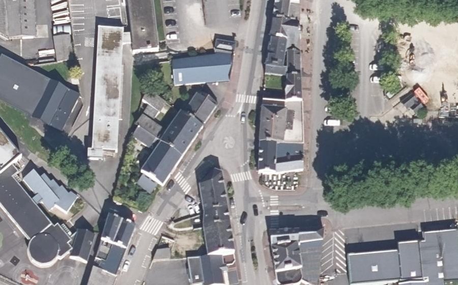 Vue aérienne du Mini-giratoire n°704742256