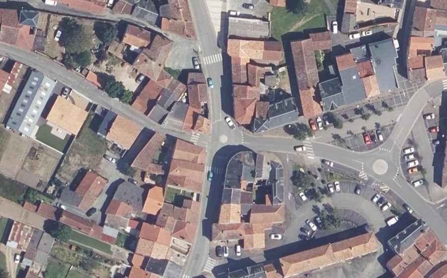 Vue aérienne du Mini-giratoire n°704893075