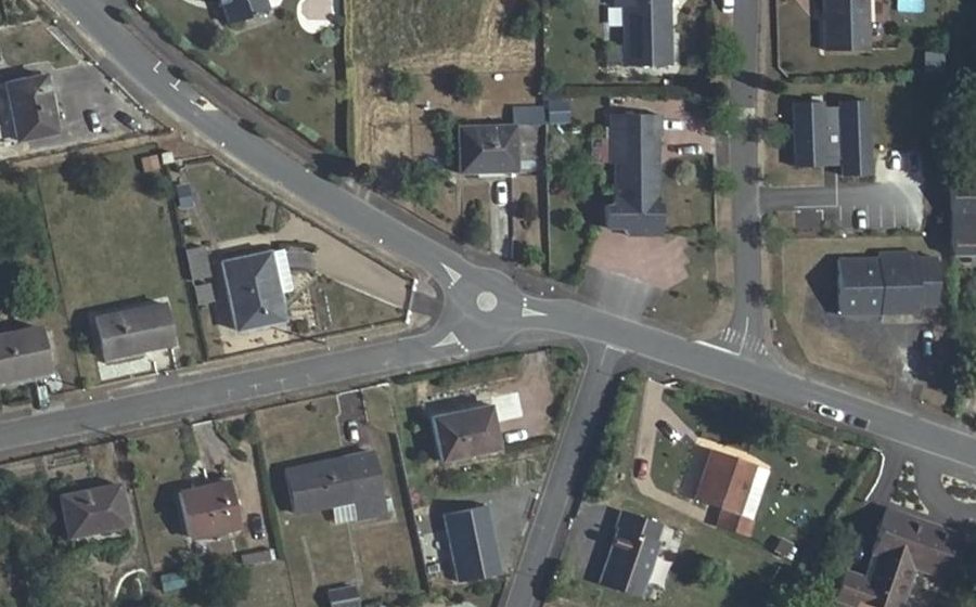 Vue aérienne du Mini-giratoire n°705046726