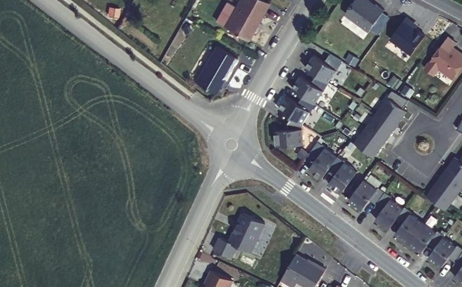 Vue aérienne du Mini-giratoire n°708512942