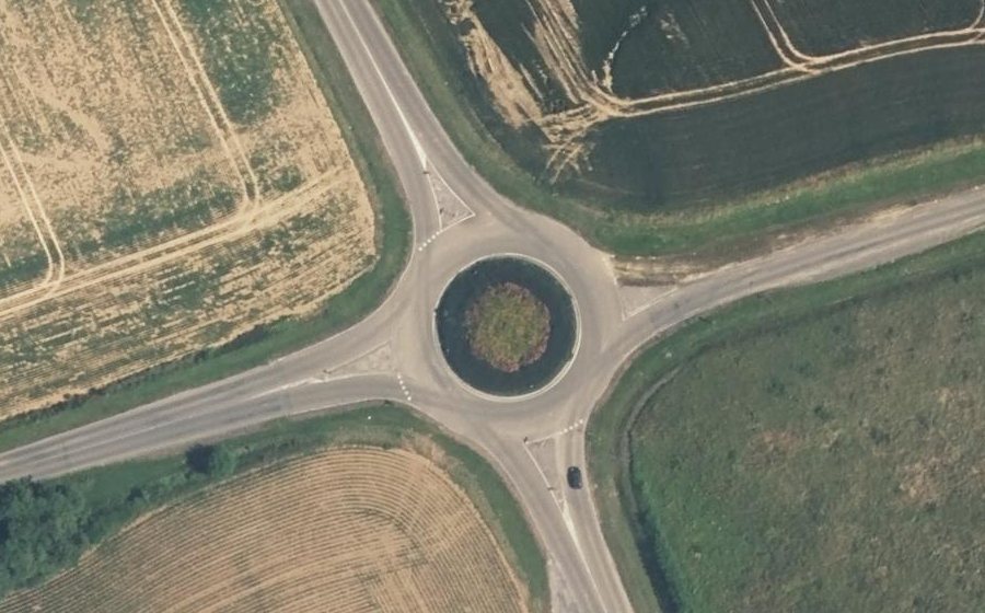 Vue aérienne du Rond-point anonyme n°100709376