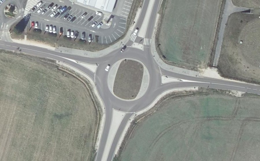 Vue aérienne du Rond-point anonyme n°1007095099