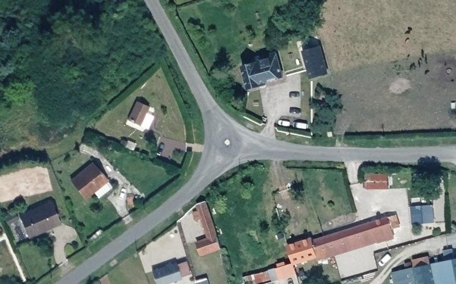 Vue aérienne du Mini-giratoire n°720588950