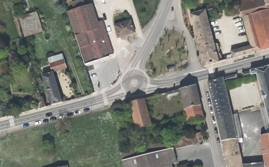 Vue aérienne du Mini-giratoire n°726751758