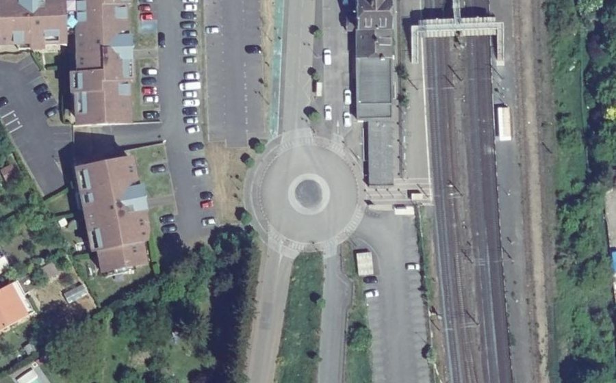 Vue aérienne du Rond-point anonyme n°1007359293