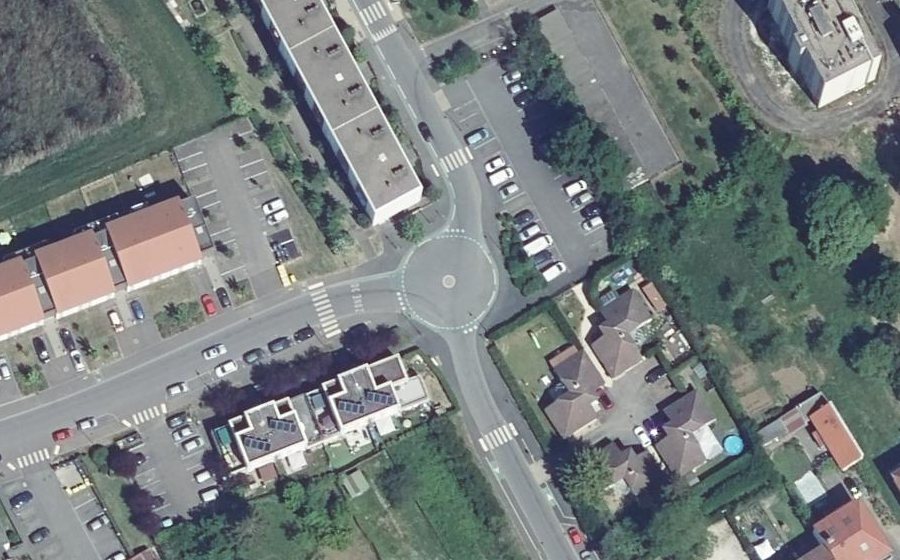 Vue aérienne du Rond-point anonyme n°1007403466