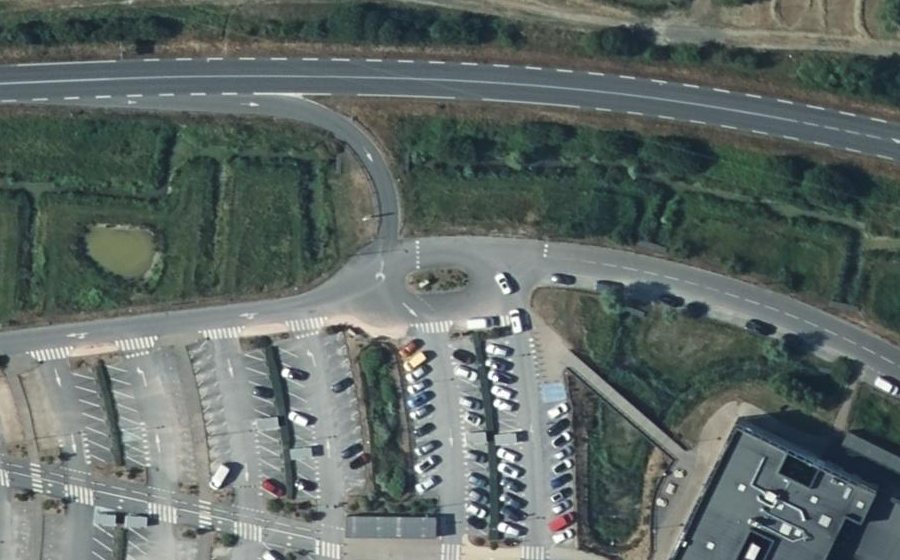 Vue aérienne du Rond-point anonyme n°1007432629