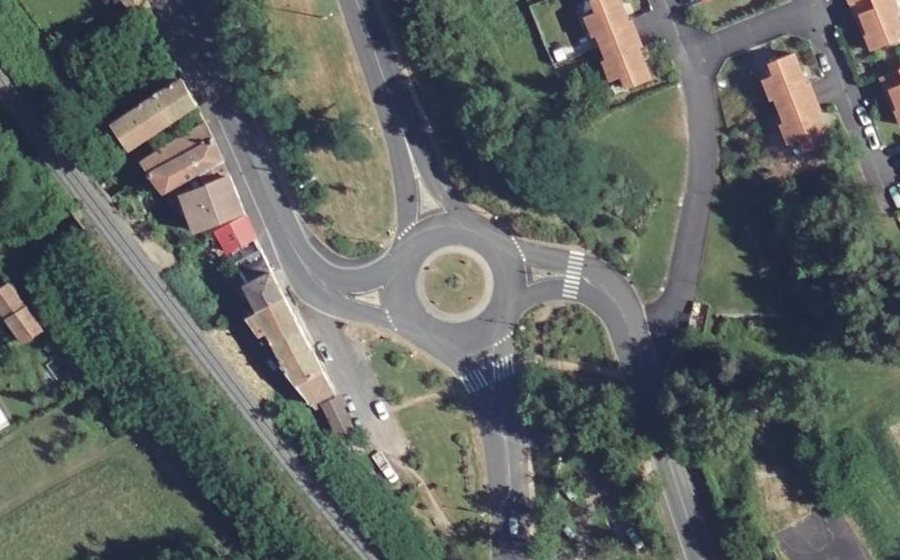 Vue aérienne du Rond-point anonyme n°10075624