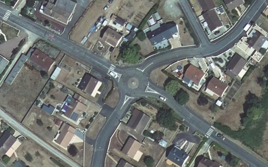 Vue aérienne du Mini-giratoire n°757188335