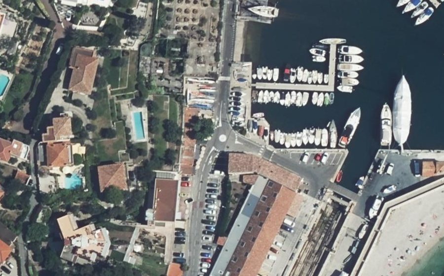 Vue aérienne du Mini-giratoire n°768960364
