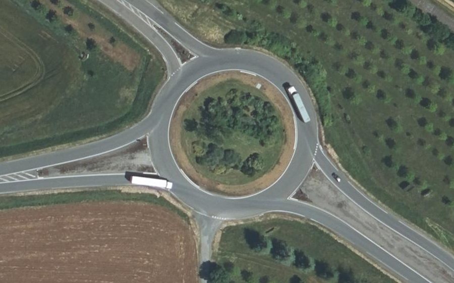 Vue aérienne du Rond-point anonyme n°100788174