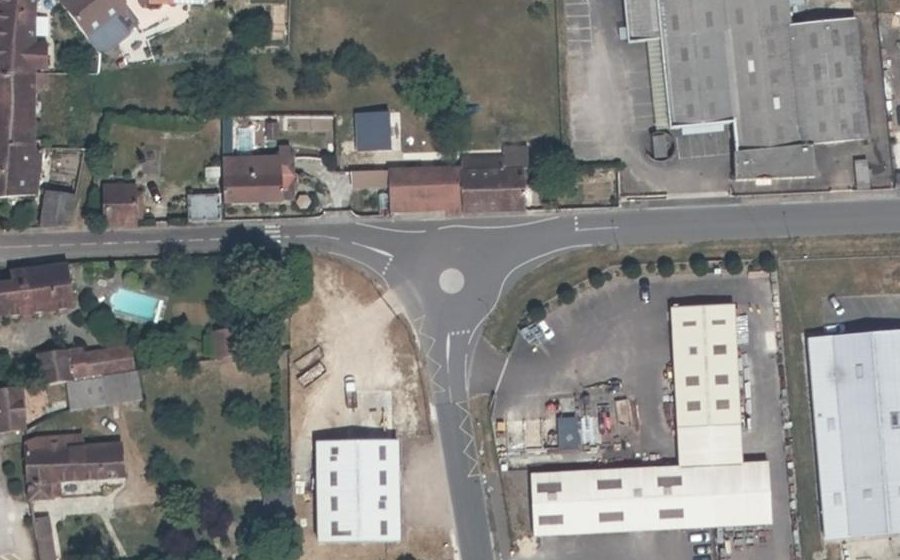 Vue aérienne du Mini-giratoire n°804254738