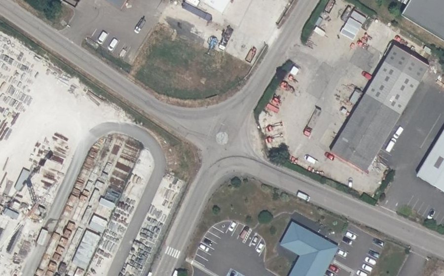 Vue aérienne du Mini-giratoire n°804255068